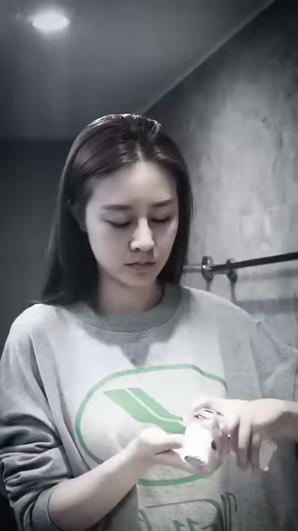 爱情里面貌美妆化妆品推荐竖屏无水印短视频素材免费下载