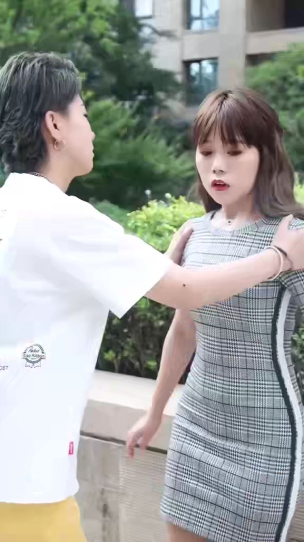 又丑又土美妆化妆品推荐竖屏无水印短视频素材免费下载